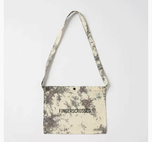 捏手指FINGERSCROSSED #MUSETTE BATIK蜡染骑行斜挎小布袋 补给包