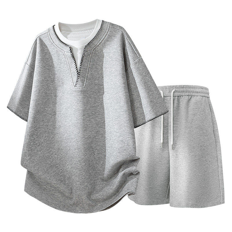 假两件V领短袖短裤套装男款夏季2026新款宽松休闲运动一整套穿搭