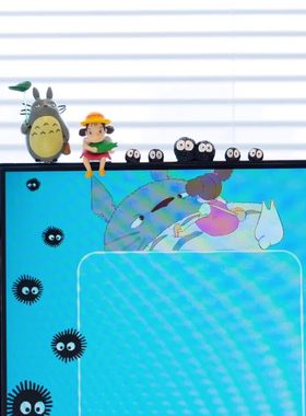 电脑显示屏装饰小煤球小梅摆件治愈可爱办公桌迷你解压工位公仔