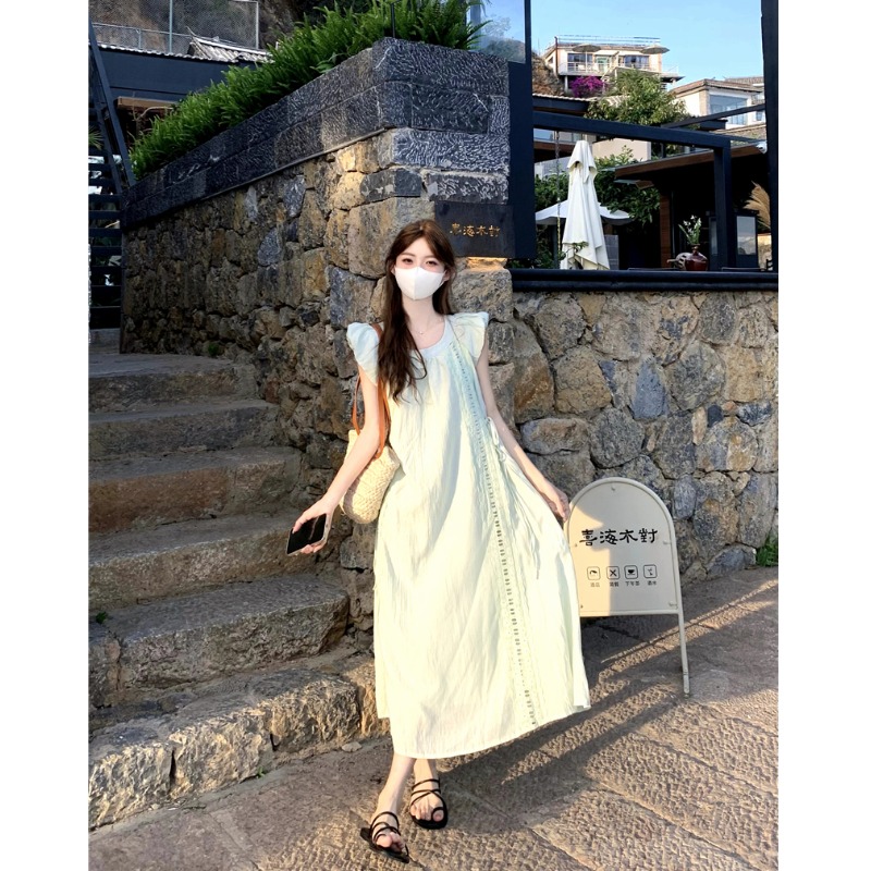 法式气质小飞袖连衣裙2025新款夏季女休闲宽松显瘦度假风长裙子