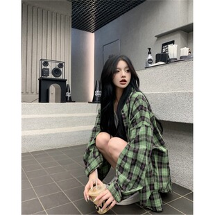 复古绿色格子薄款衬衫外套女早春2026新款宽松休闲慵懒衬衣上衣
