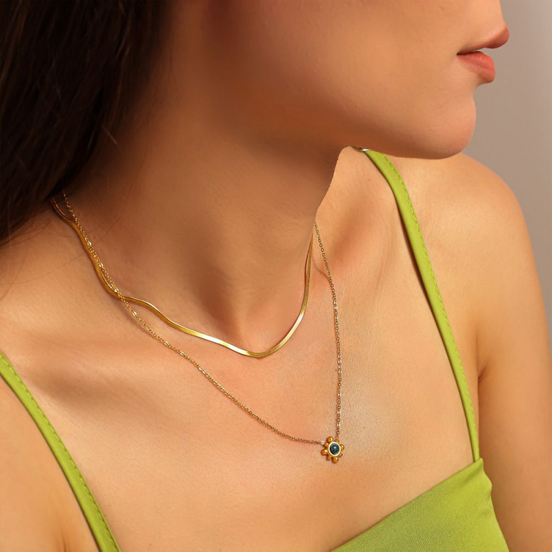 欧美小巧精致太阳花天然宝石耳钉