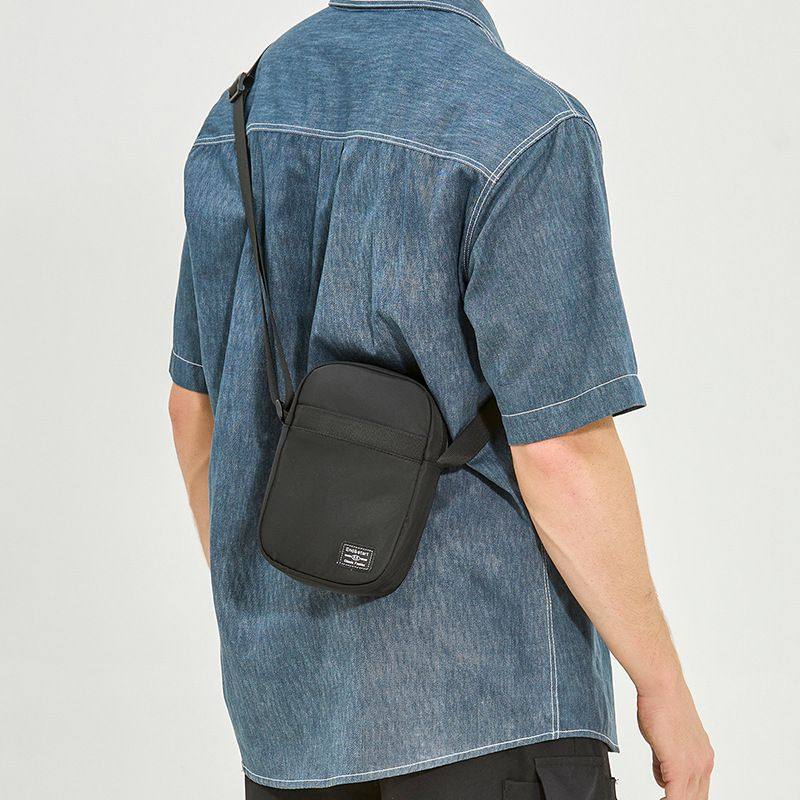 2024新款潮牌单肩包男斜挎小背包