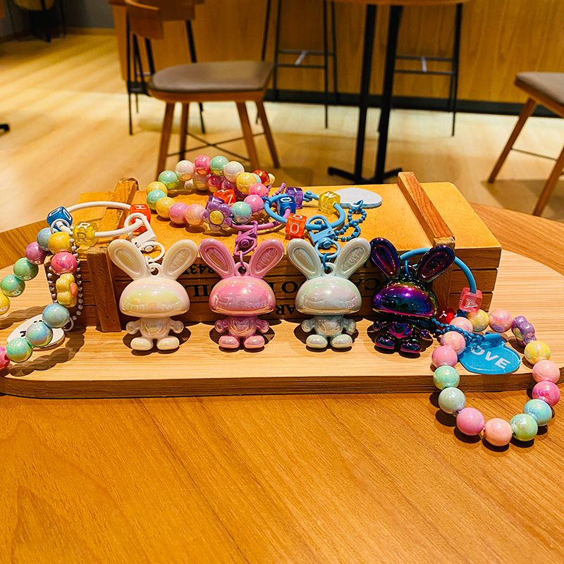 卡通电镀亚克力兔子串珠手链钥匙扣公仔可爱情侣书包小挂件小礼品