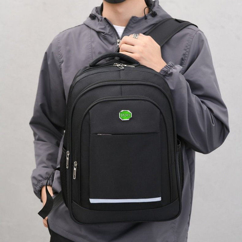 新款大容量休闲双肩包旅行背包大