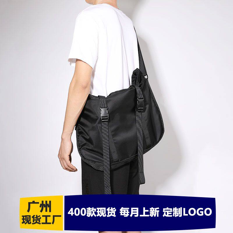 潮牌单肩斜挎背包工装风邮差包运