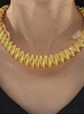 热销小众简约个性嘻哈风饰品几何弹簧造型钛钢镀金休闲风项链