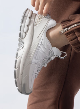 正品耐克ZOOM VOMERO ROAM女网面透气运动休闲减震跑鞋HV6410-100