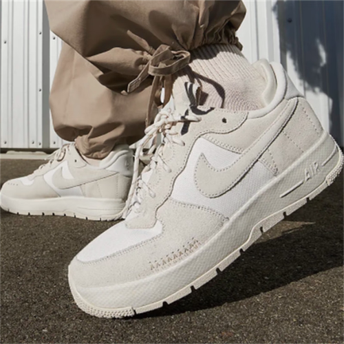 耐克系带女子休闲低帮耐磨板鞋