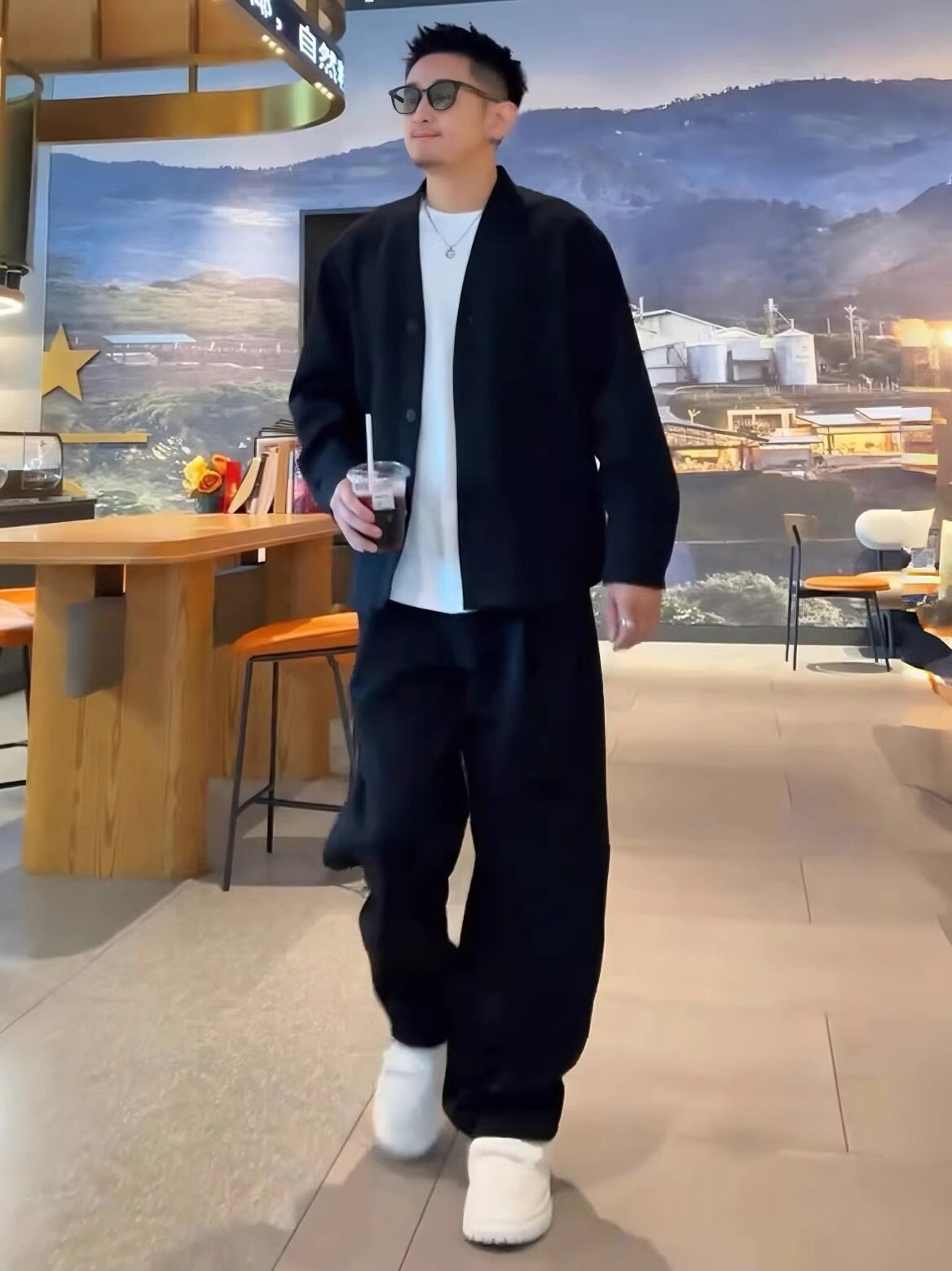 2026秋季新款美式潮牌感休闲运动套装男款时尚V领外套长裤两件套