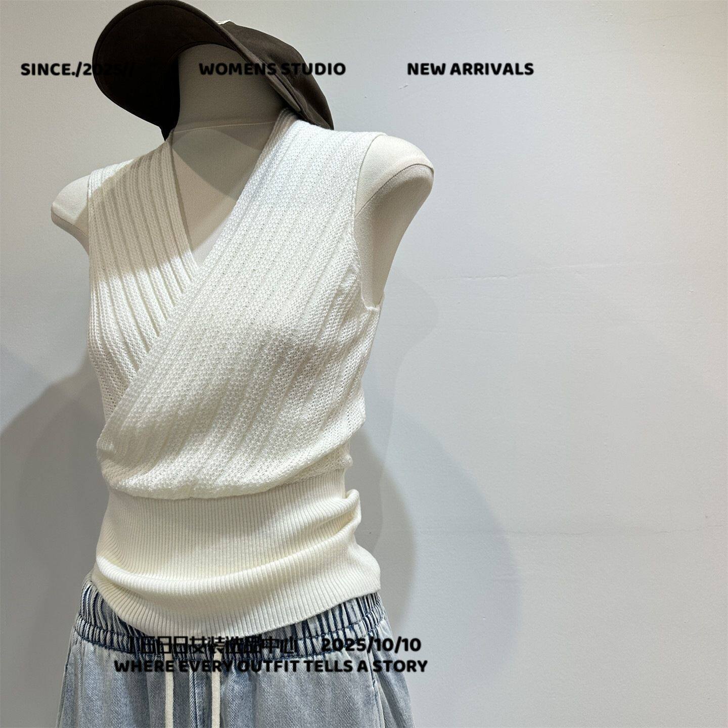 广州帛妍服饰高智领针织背心女春设计感修身显身材坑条纹无袖针织
