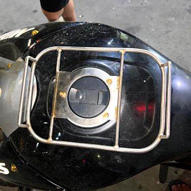 适用于骊驰GW250油箱载物架背包架 铃木DL250机车油箱支架置物架