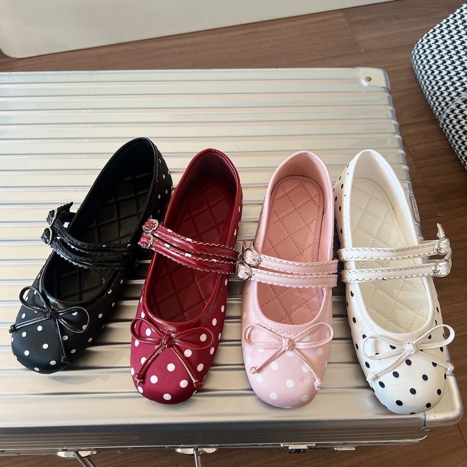 2026春季新款甜美风可爱波点单鞋女双带扣浅口蝴蝶结方头平底鞋女,女鞋,浅口单鞋,淘宝优惠券,粉丝福利购,淘宝优惠卷
