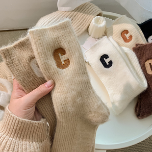 冬天加厚羊毛袜纯棉秋款刺绣C字母网红保暖休闲中长腰女士袜子