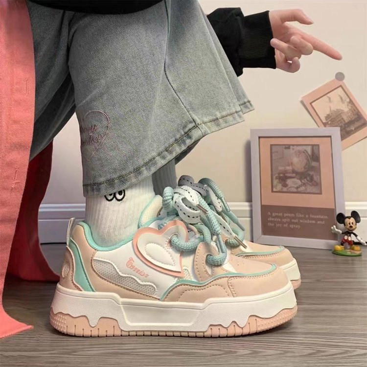 透气小白鞋女2025春夏新款百搭爆款休闲鞋小众厚底校园风休闲板鞋