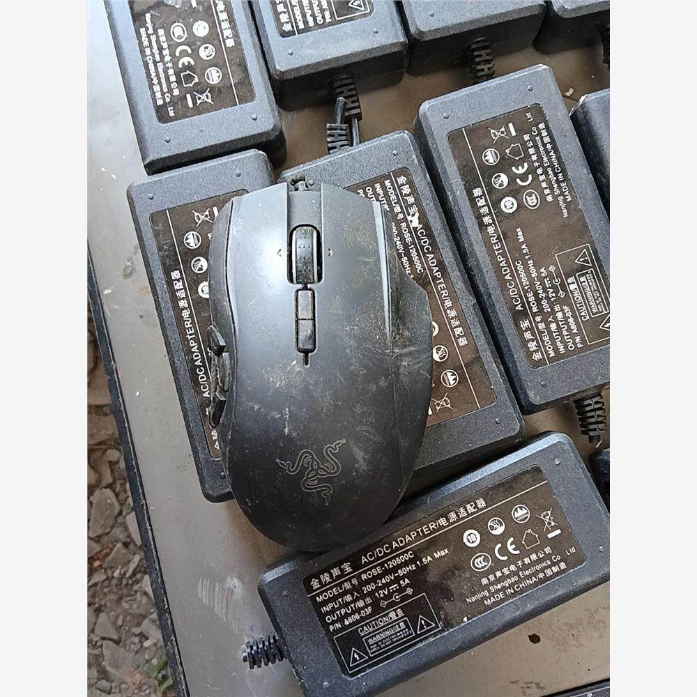 议价雷蛇剪线鼠标 娜迦六芒星v2鼠标剪线出售 不包好坏