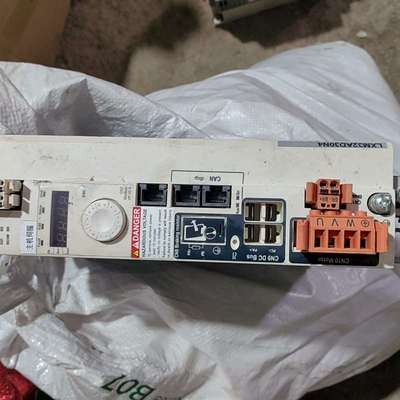 议价施耐德驱动器LXM32AD30N4一个拆机的，没测