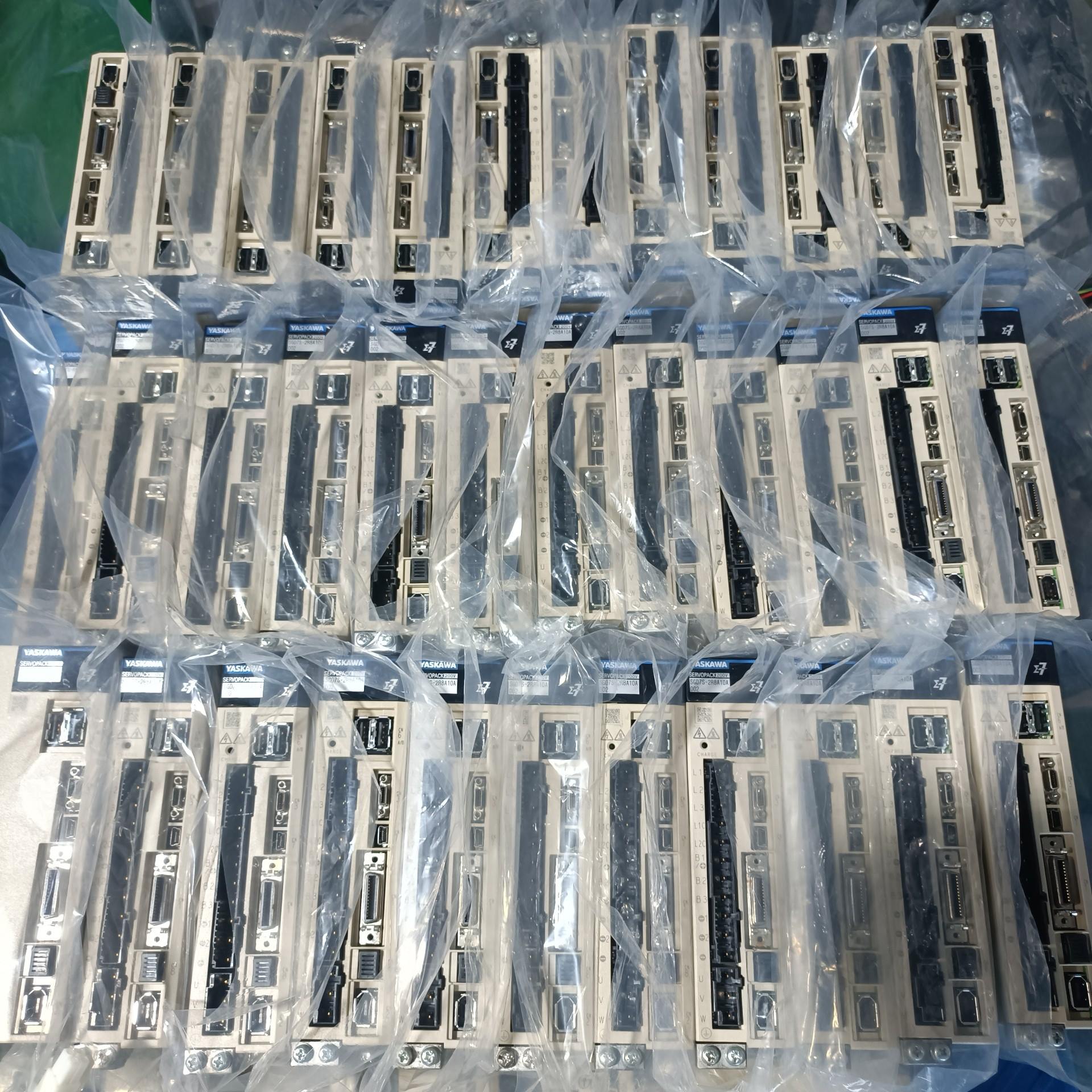 议价安川7系400W伺服套装