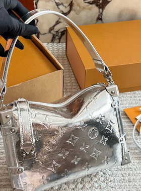 包包女式2025新款银色软盒子包高级感百搭手提小方包化妆包潮流款