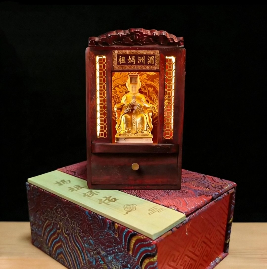 爆款妈祖小叶紫檀木雕供奉小雕像带迷你圣杯精美包装公仔摆件带灯