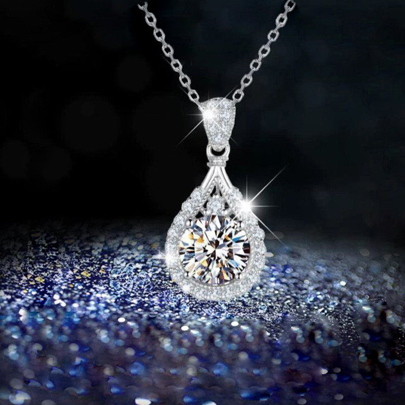 Pt950铂金D色莫桑石水滴项链1克拉玫瑰金黄金吊坠锁骨链时尚气质