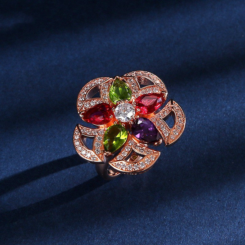 au750玫瑰金美国进口d色莫桑石群镶满钻花瓣戒指彩钻复古奢华钻戒