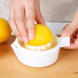 手动榨汁杯家用压榨橙子榨汁机手动柠檬压汁器便携果汁小型挤汁器