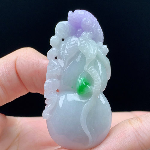 缅甸天然A货翡翠春带彩精雕葫芦