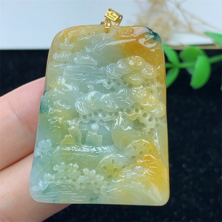 18K金镶缅甸A货翡翠黄翡山水牌