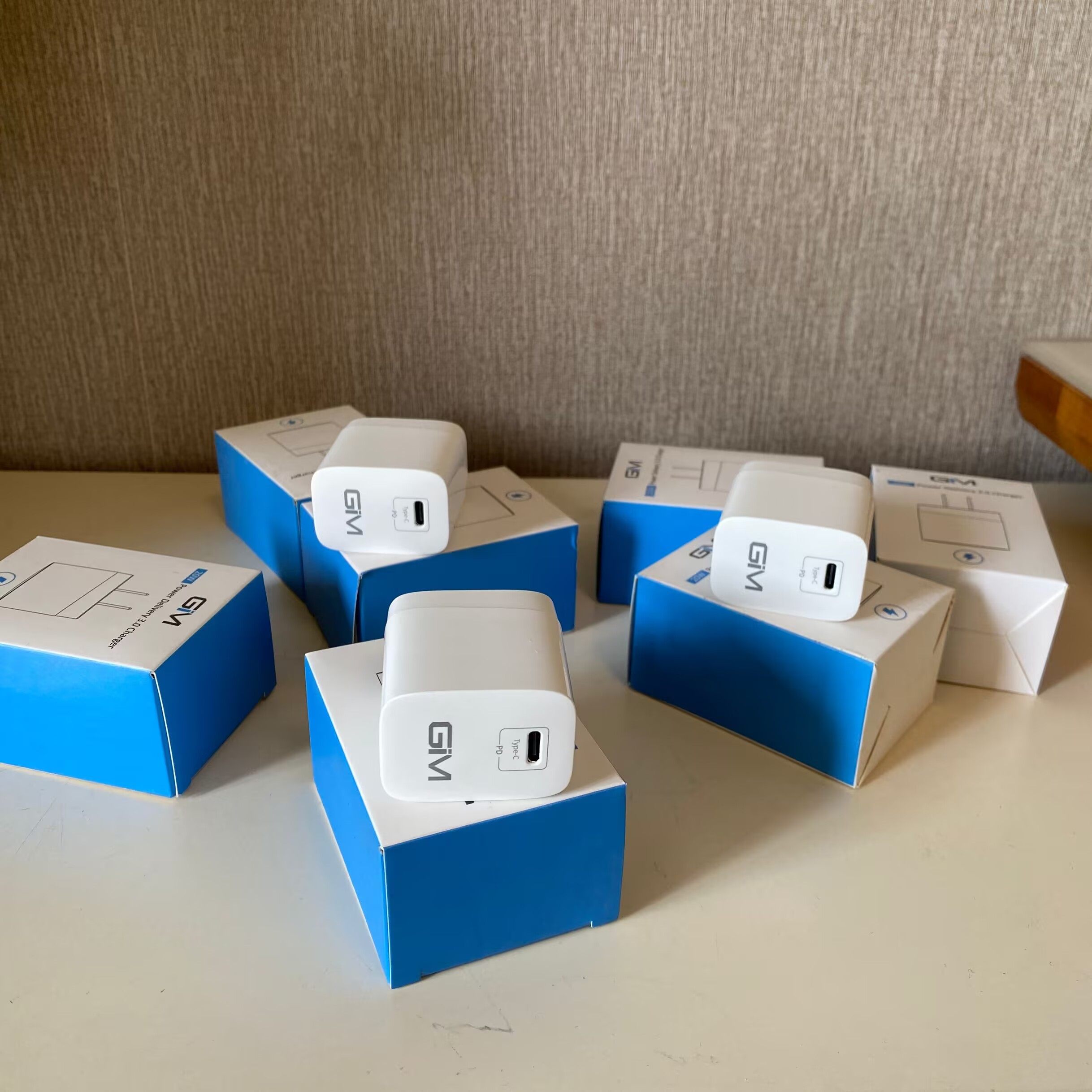 20w功率传输3.0充电器