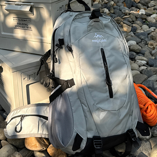 登山包大容量出差旅行包双肩包女户外运动徒步轻便旅游背包男书包