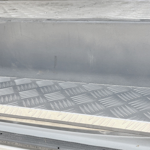 全顺特顺不锈钢内饰护板图雅诺 大通V80铝合金地板车厢防滑地垫
