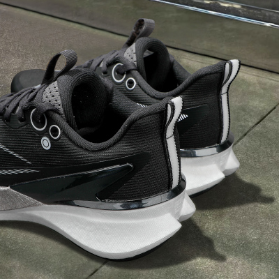 李宁秋冬款赤兔8pro跑步鞋女2025冬季新品加厚鞋面运动鞋专业跑鞋