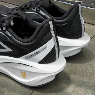 李宁飞电5C跑步鞋男款2025冬季新款䨻丝轻量高回弹竞速专业跑鞋