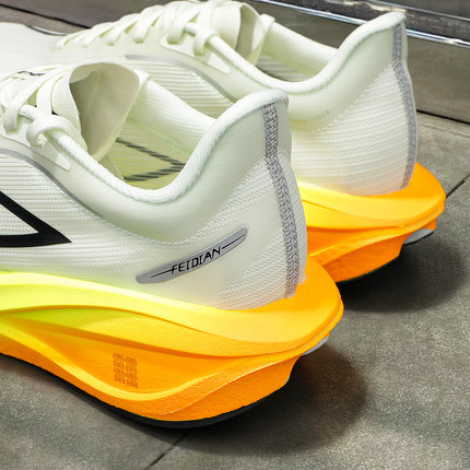 李宁飞电5C跑步鞋男款2025冬季新款䨻丝轻量高回弹竞速专业跑鞋