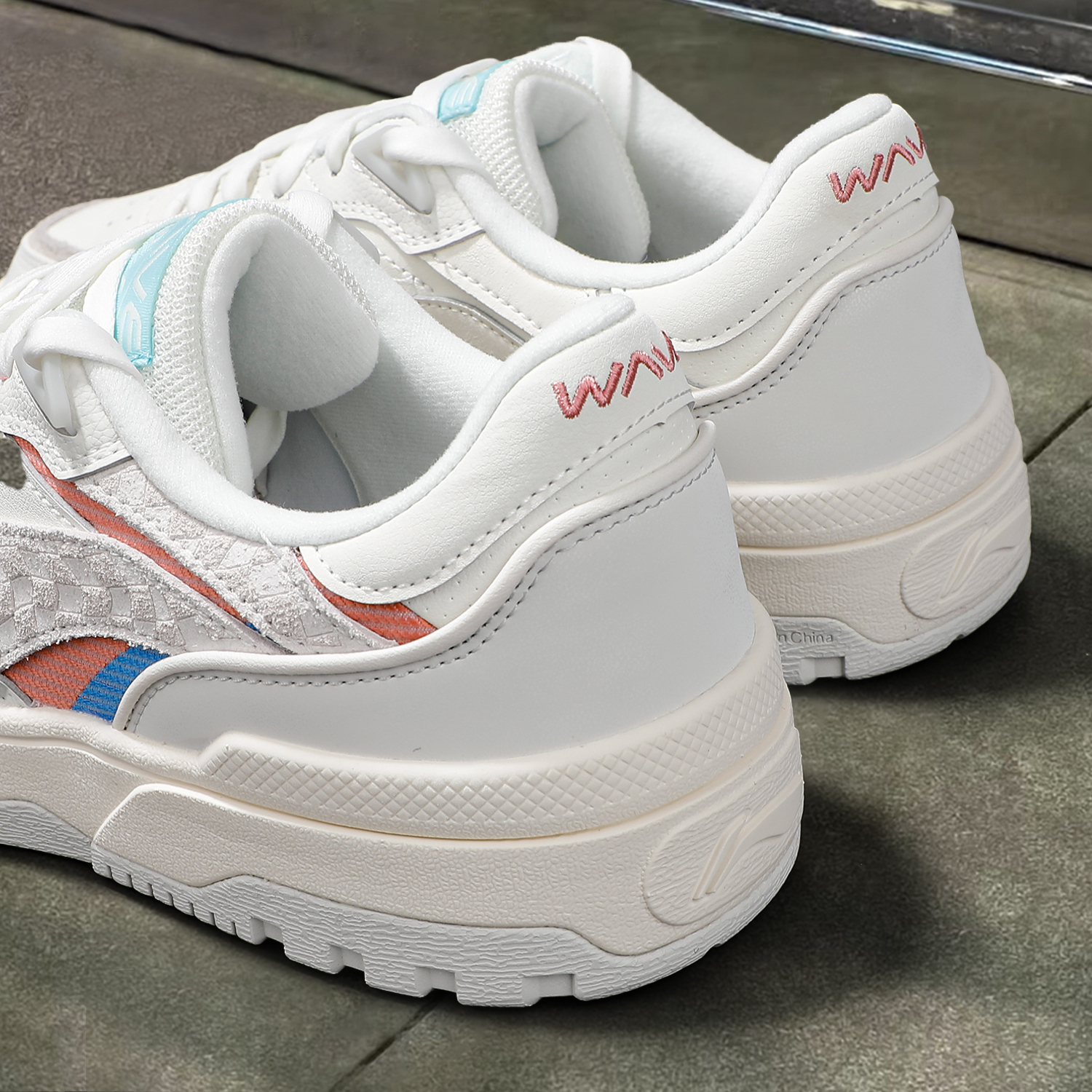 李宁秋冬款休闲鞋女鞋2025冬季新款惟吾LOW舒适软弹经典潮流板鞋