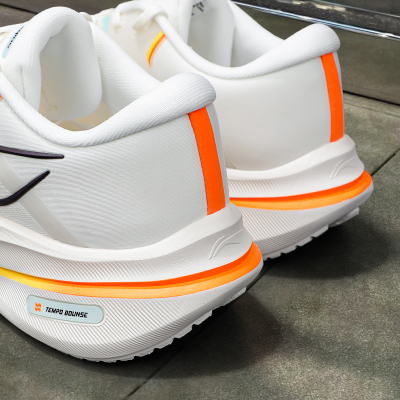 李宁秋冬款越影5跑步鞋男2025冬季新款软弹潮流运动鞋减震跑鞋