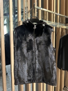 男士 25秋冬新款 后背卡通连帽皮草马甲KFF137584 Lagerfeld Karl