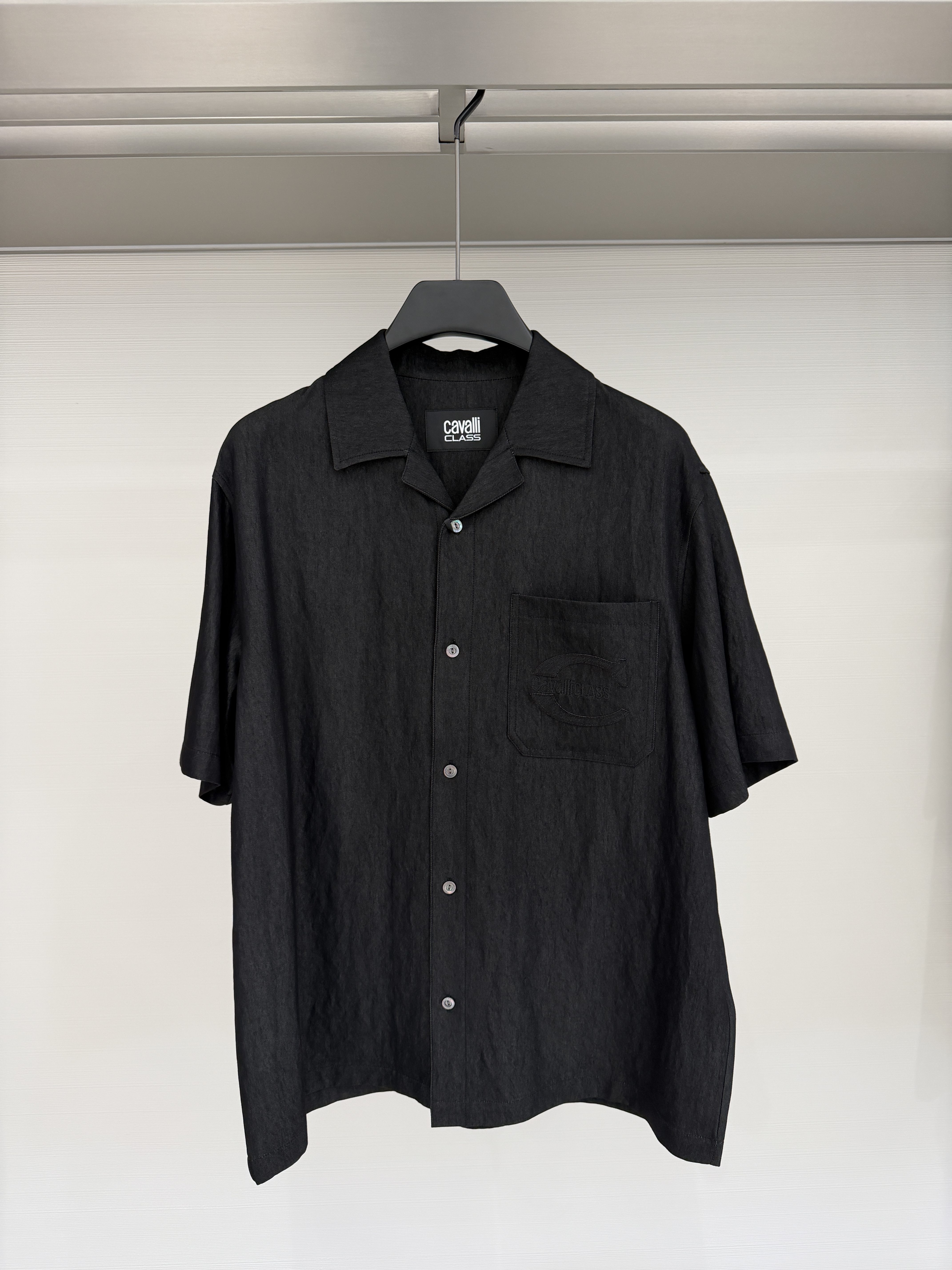 Cavalli Class 26春夏新款 男士口袋字母刺绣短袖衬衫CM072F1212