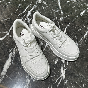 D2D2 25春夏新款 男士时尚字母压花网面透气休闲运动板鞋 226095