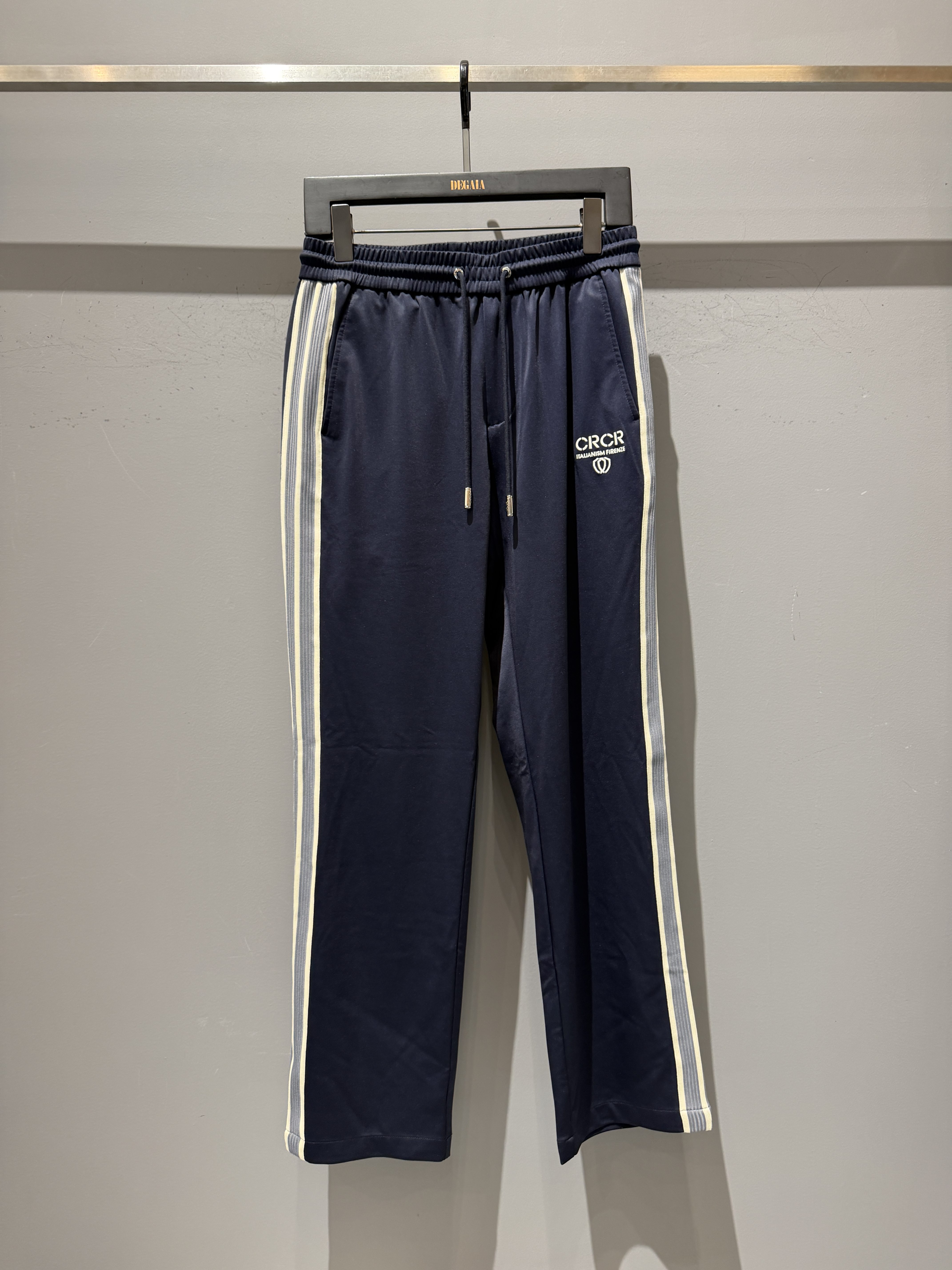 CRCR 26春夏新款 男士时尚字母印花侧边拼接直筒休闲裤 XXP70622