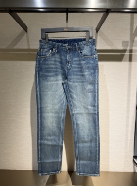 DEGAIA 26春夏新款 男士时尚logo印花修身牛仔裤 DUIAAN131521