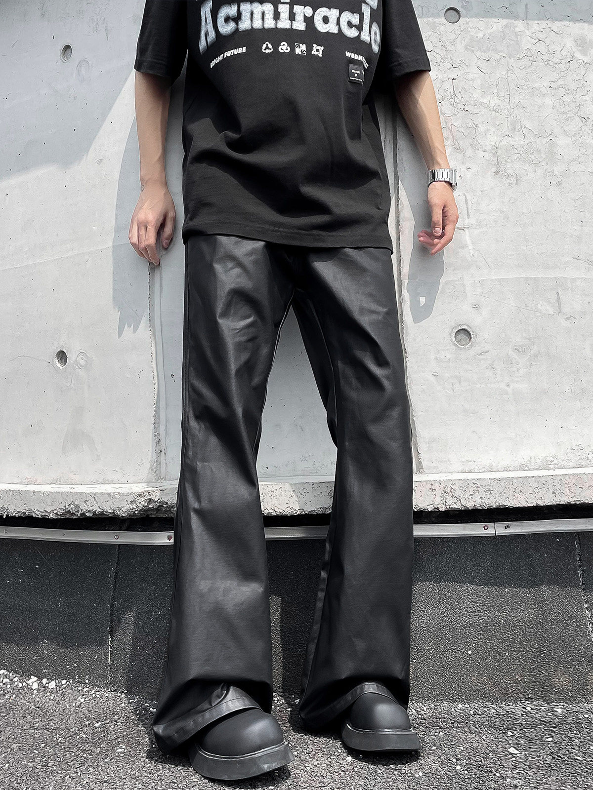 남성용 블랙 오토바이 가죽 바지 여름 스타일 아메리칸 스트리트 하이엔드 루즈 캐주얼 다재다능한 PU 가죽 스트레이트 레그 부츠컷 팬츠