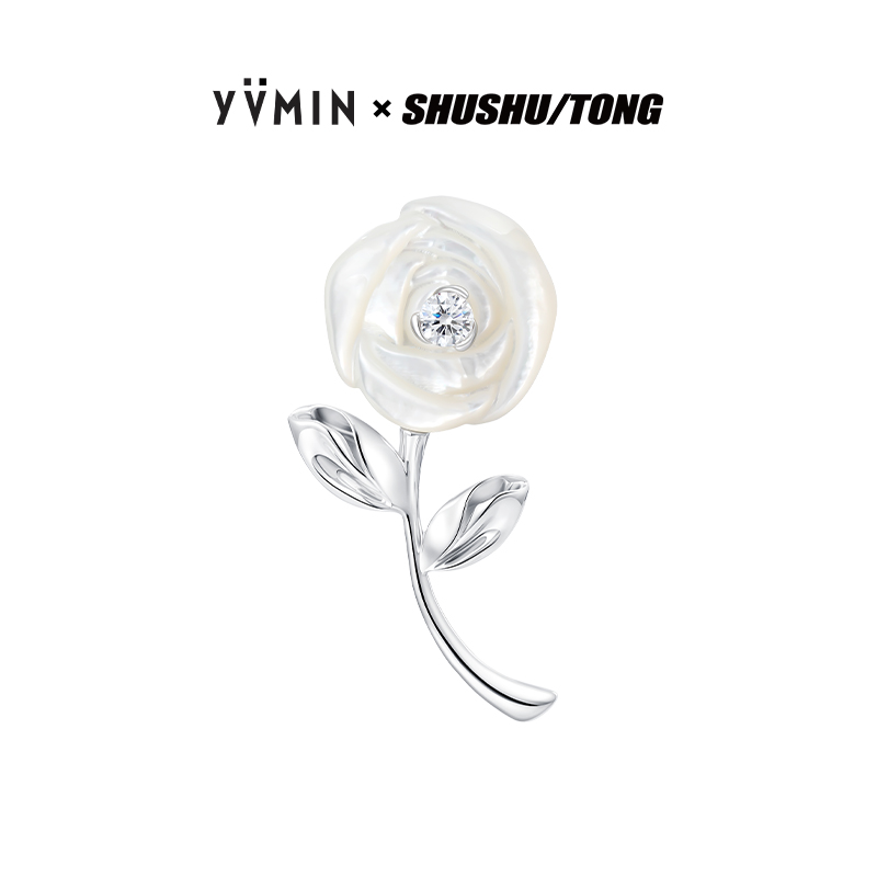 YVMIN尤目白色贝母大玫瑰耳钉