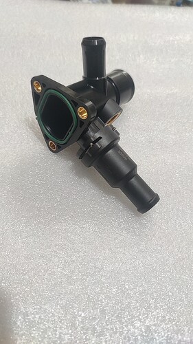 适用东风风行T5EVO游艇缸盖水管接头发动机出水管塑料三通4A95TD