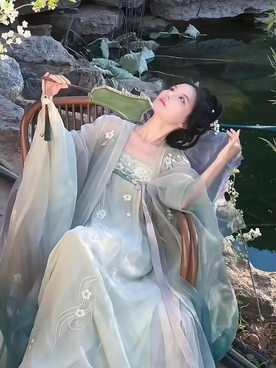 不系舟 梨花 成人女款新汉服刺绣齐胸裙渐变色绣花大袖衫齐腰套装,女装/女士精品,汉服半身裙,淘宝优惠券,粉丝福利购,淘宝优惠卷