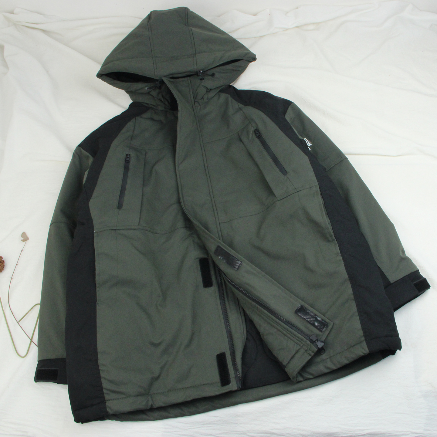 23736青少年带帽夹棉冲锋衣外套童装冬款男童加厚拉链衫棉服大童