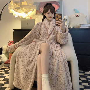 豹纹珊瑚绒睡袍女冬季加厚保暖长款系带浴袍毛绒大码睡衣长袍居家