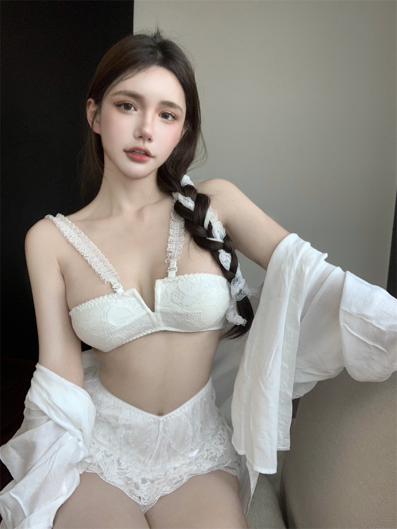 小白花蕾丝肩带夏季抹胸