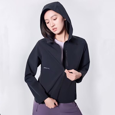 红一号软壳连帽外套女春季新款休闲运动开衫户外防风上衣服70061